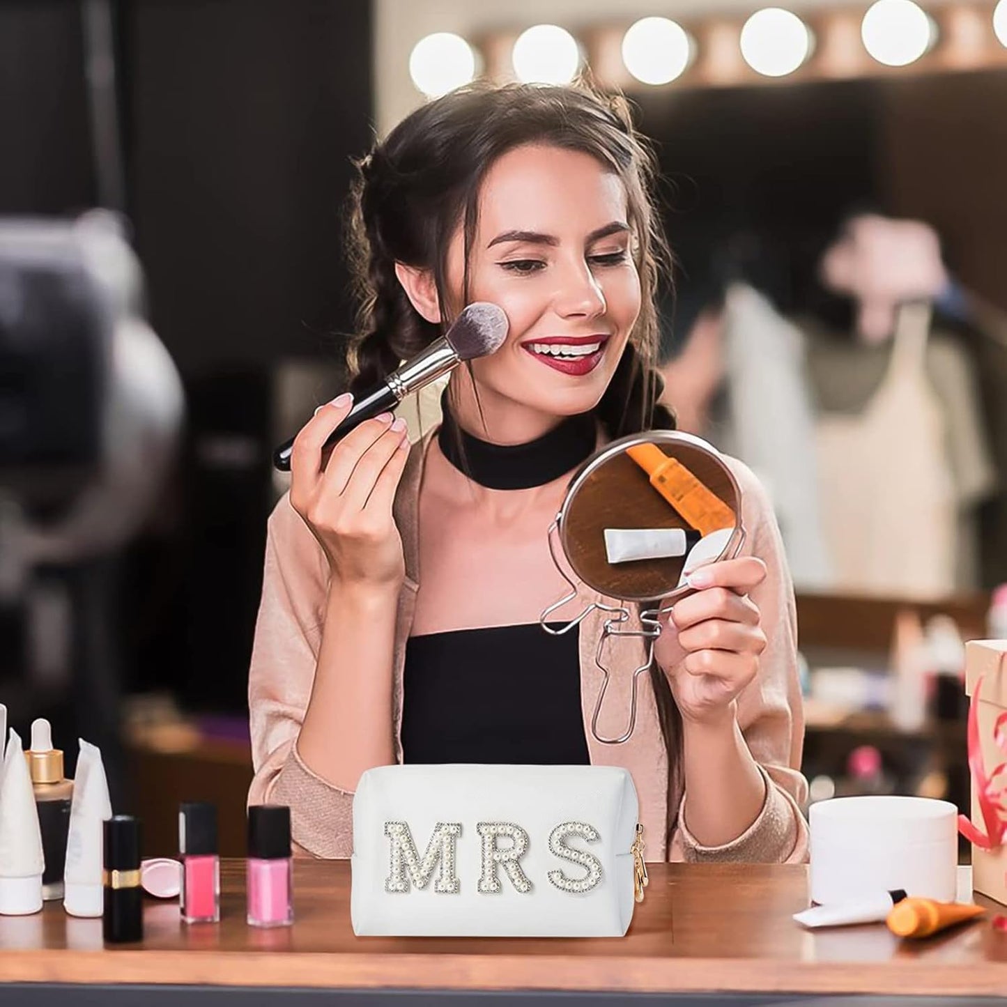 Bride Makeup Bag,Bride Bag MRS White Makeup Bag,Pearl Letter Patch Cosmetic Bag,Toiletry Bag Skincare Bag PU Leather Makeup Bag Zipper Purse,Bride to Be Gifts,Bride Gifts,Engagement Gifts for Women